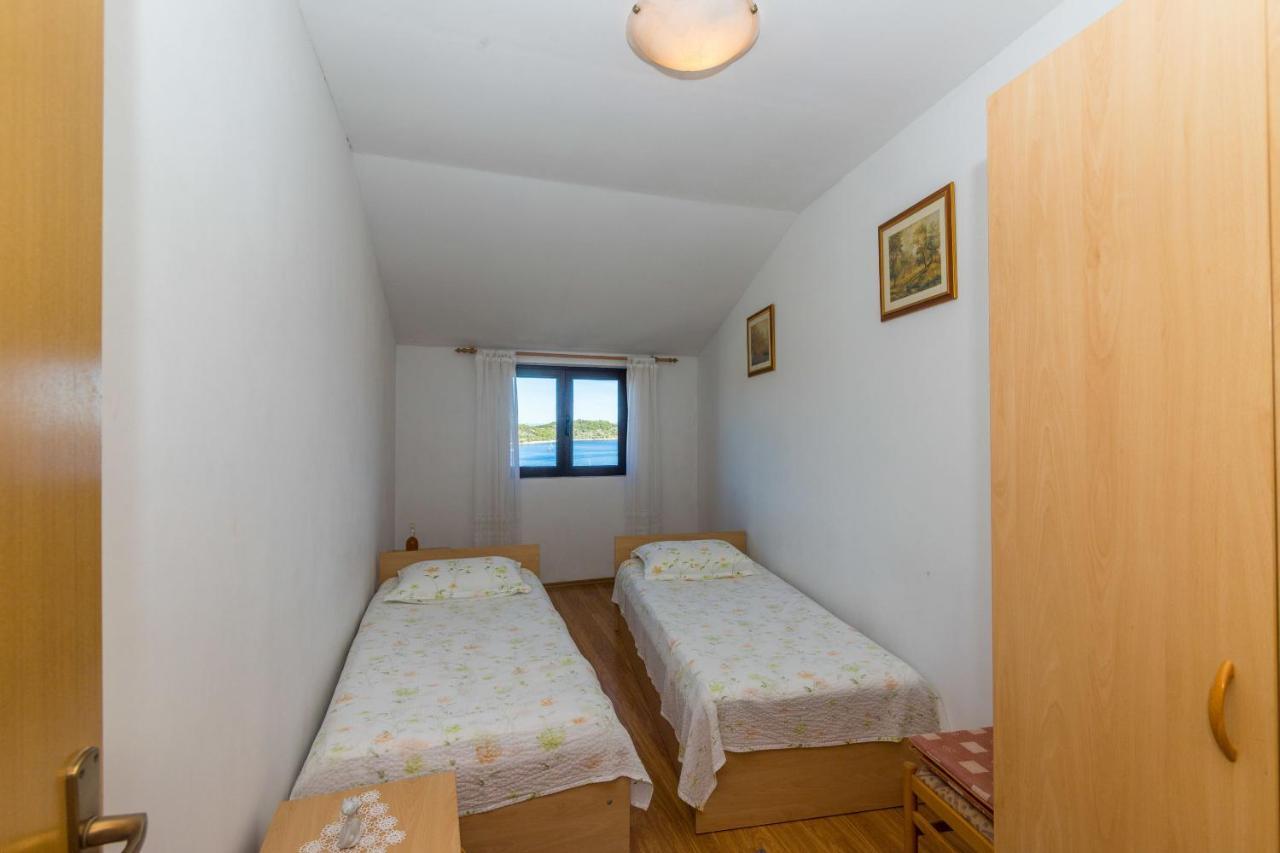 Apartments Jaksa Vis Exteriér fotografie